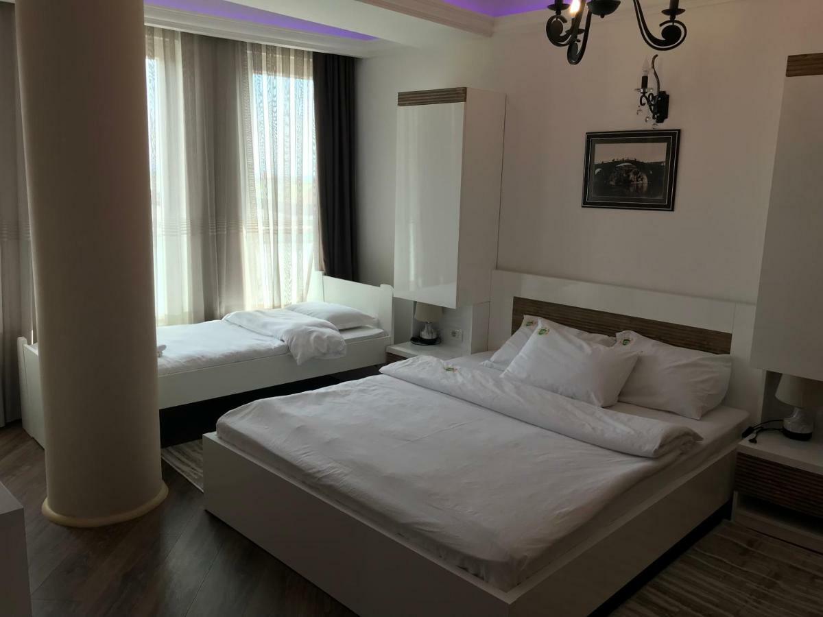 Apollonia Hotel Gjakova Kültér fotó
